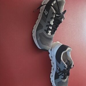 On Running Women's Sneakers - Black and Gray